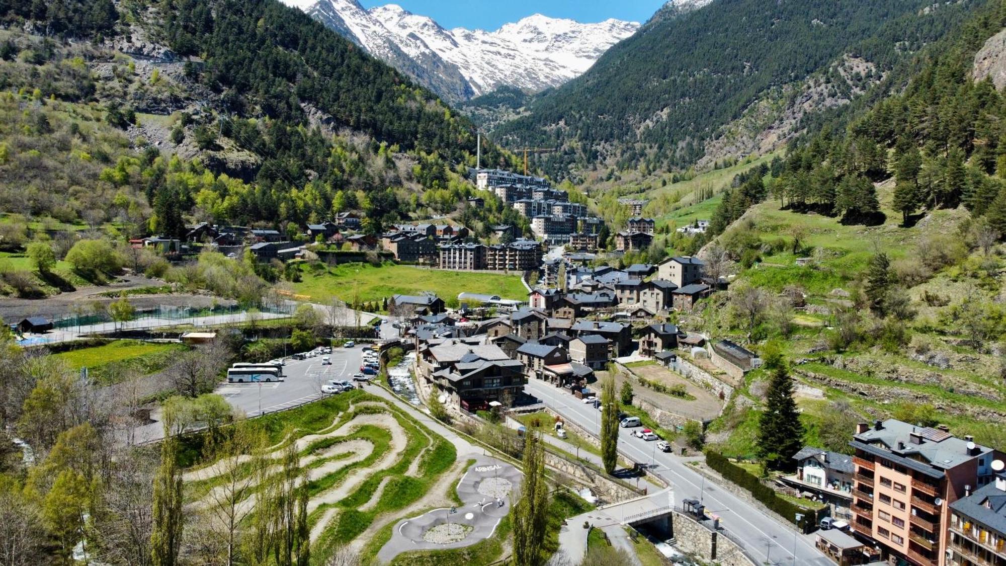 Hotel Micolau Arinsal Buitenkant foto